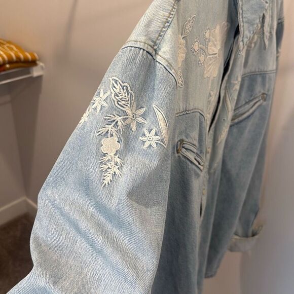 Zara x Barbie Men’s Light Denim Embroidered Western Snap Button Shirt Large NWT - Picture 8 of 15